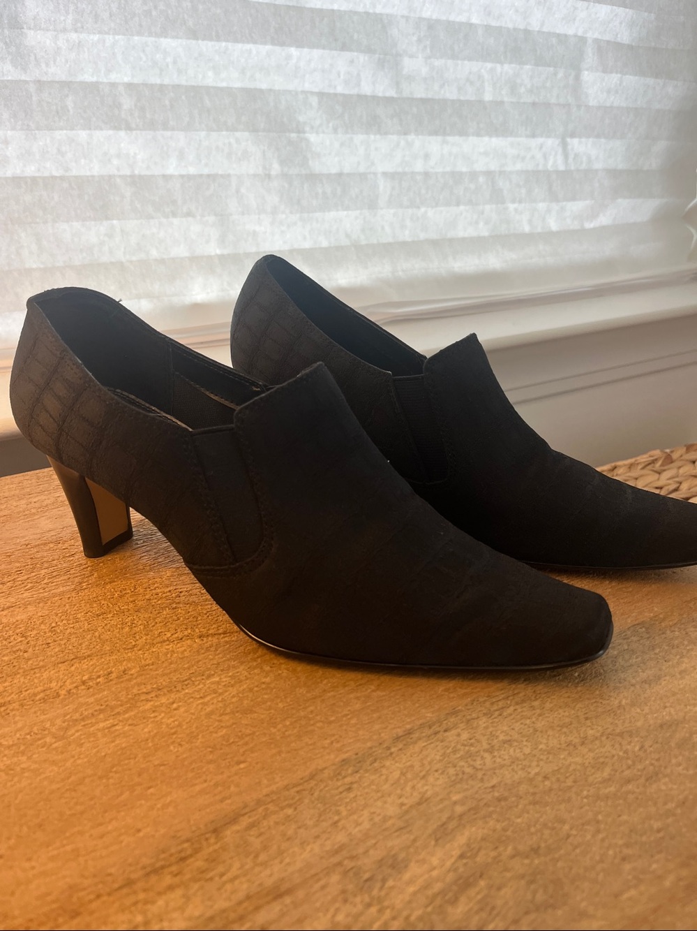 Liz Claiborne Black shoes